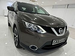 Nissan Qashqai 2.0 CVT Sunroof 2015 Brown Rear Entertainment